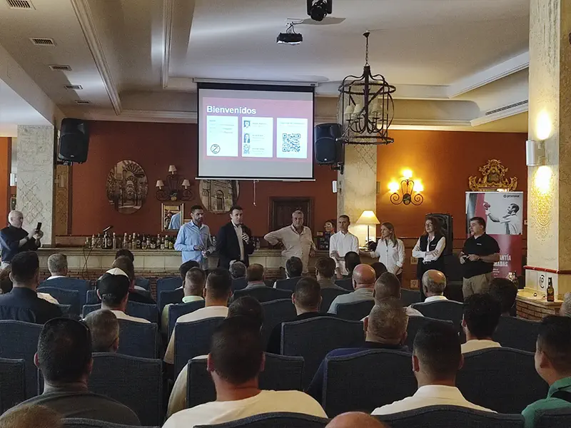 Bienvenida Jornada Renova Pinturom